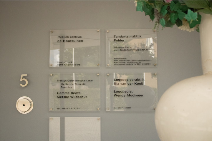 Overzicht ingang Medisch centrum Houttuinen